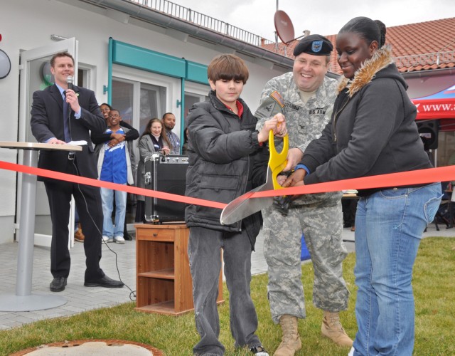 New youth center opens thanks to Army Family Covenant project