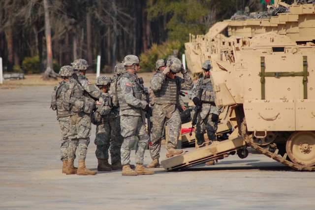 Spartan Soldiers conduct Bradley Gunnery