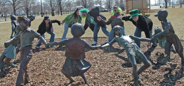 Single Soldiers take to Chicago in green