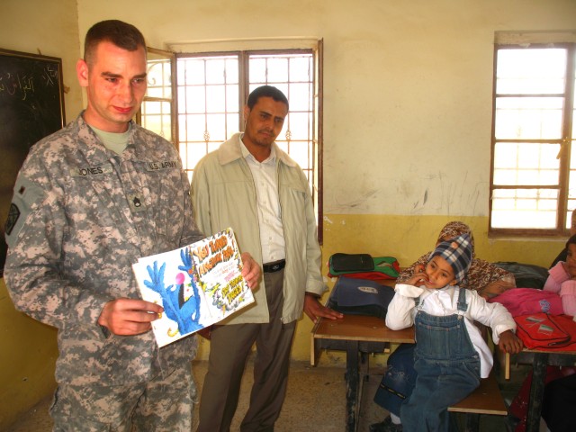 Kansas Guard Soldiers Conduct &quot;Read Iraq&quot; at Al Habib School