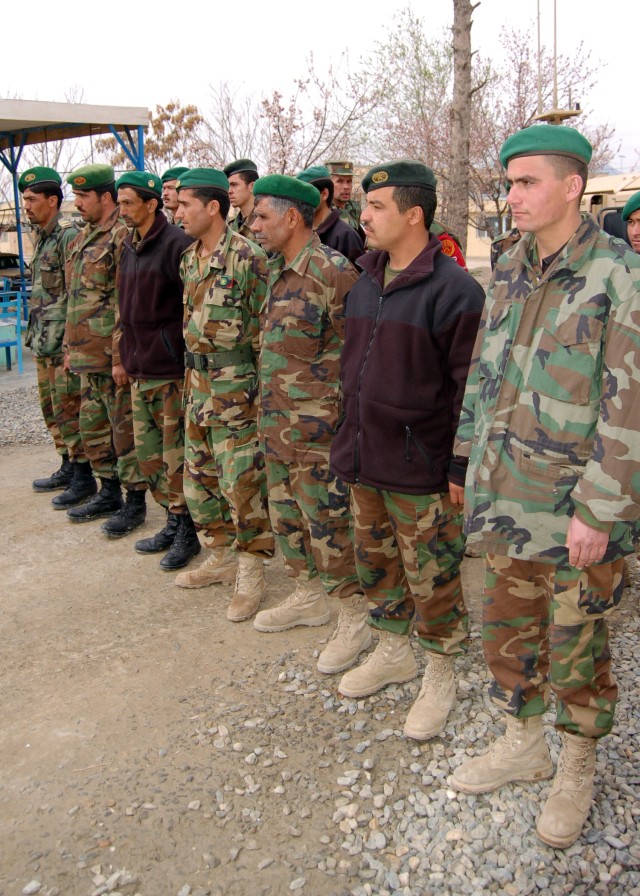 JLC Soldiers train Afghans on radio communications