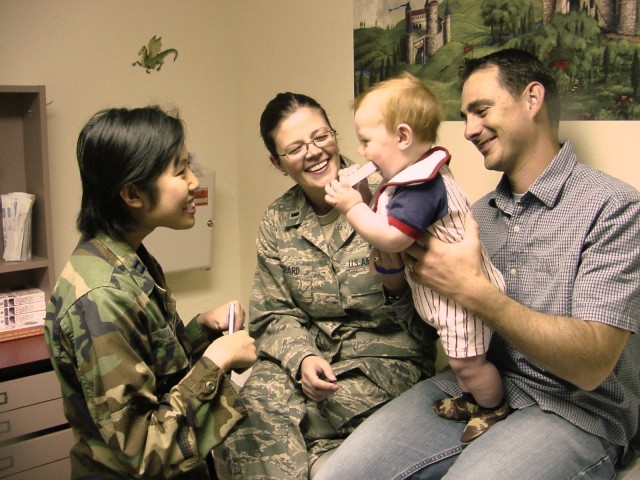 &#039;Reach Out and Read&#039; now reaches military Families