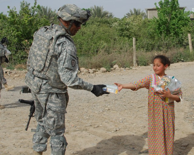 Bara&#039;ia families receive food, water and farming supplies
