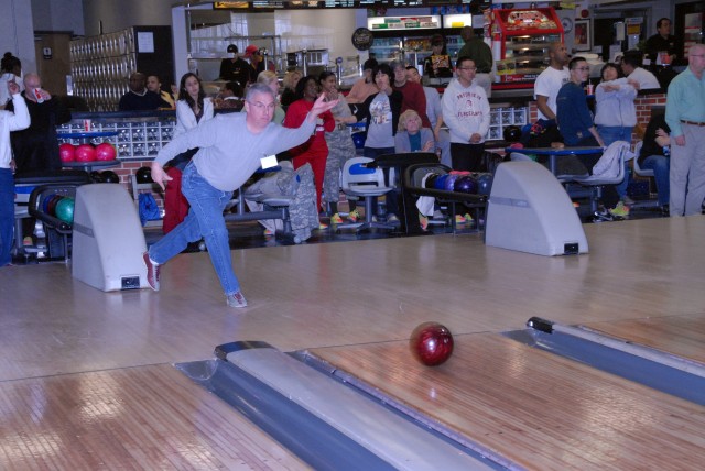 NCOs over Civilians in bowling tournament