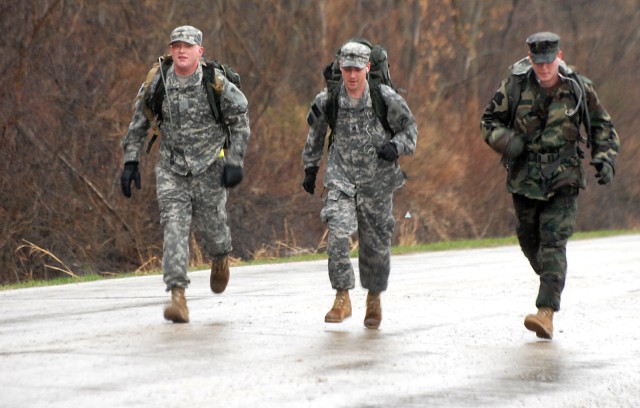 Fort Leavenworth Soldiers train hard to earn German badge