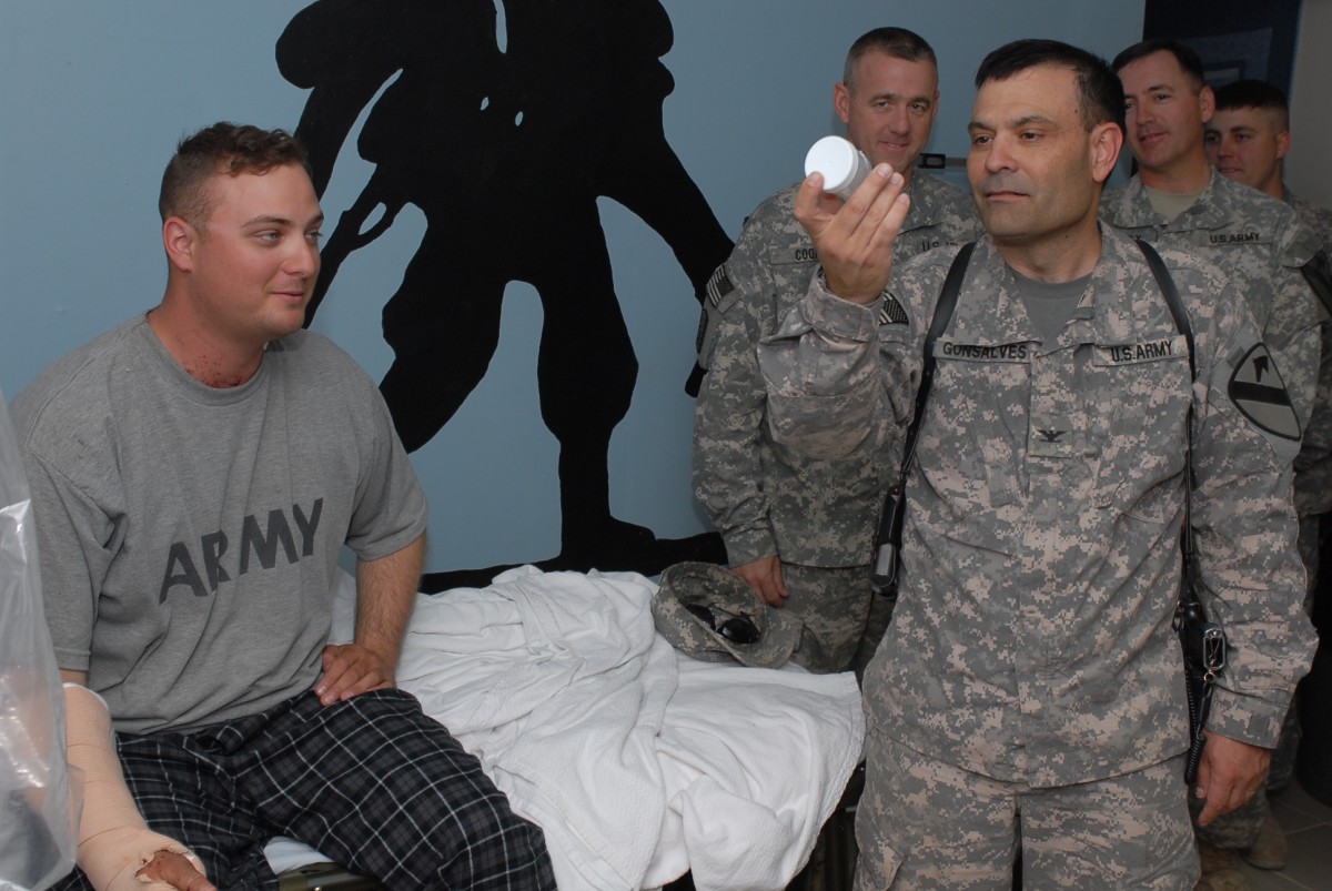 Wounded Soldier Receives Purple Heart | Article | The United States Army