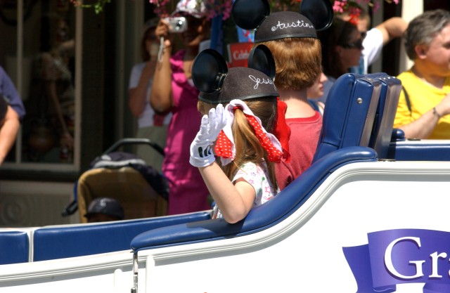 Disney World, 81st RSC salutes military children
