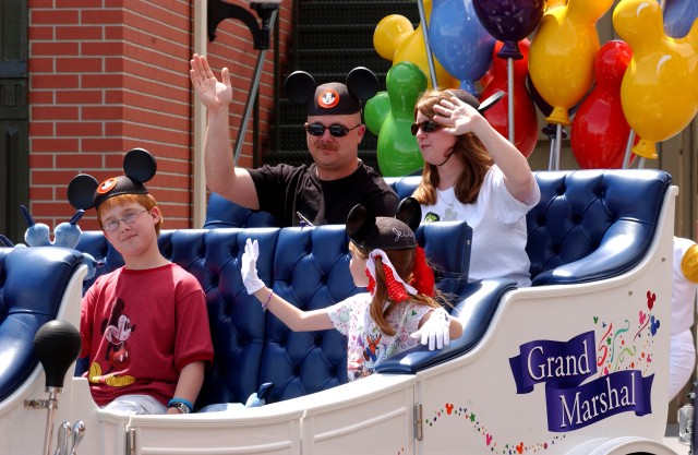 Disney World, 81st RSC salutes military children