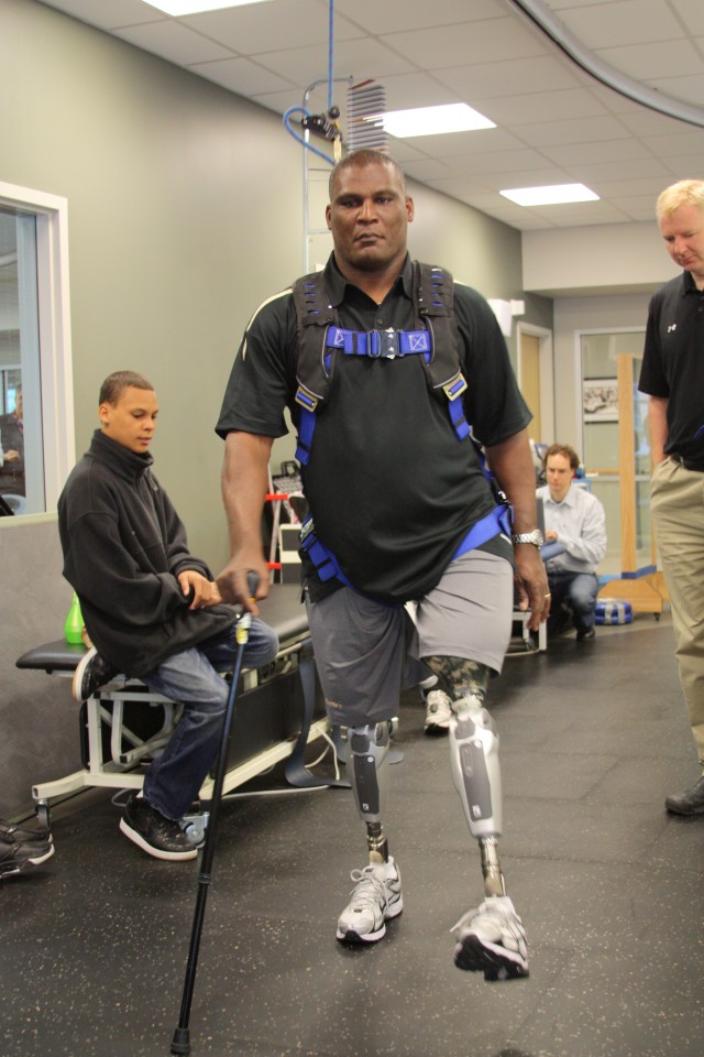 Wounded Warrior first to use next-generation powered legs