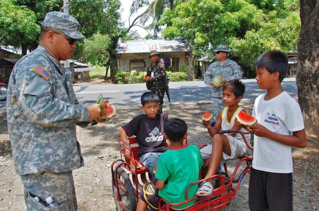 Neighborhoods warmly accept Soldiers