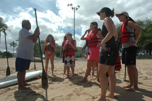 Blue Star Card holders learn to paddle like professionals