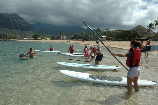 Blue Star Card holders learn to paddle like professionals