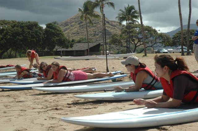 Blue Star Card holders learn to paddle like professionals