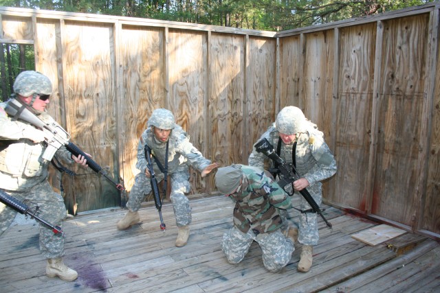 Mercury Fusion Soldiers prepare for combat