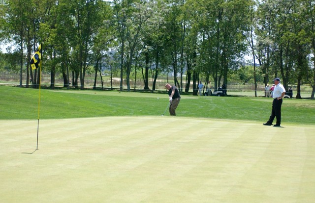Stewart-Hunter Golfers Impress the Pros_3