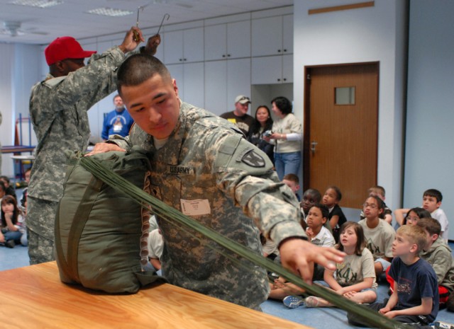 5th QM Riggers educate, entertain Ramstein students 