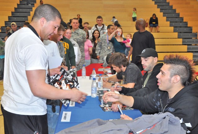 Wiesbaden hosts Army Combatives contest, UFC fighters
