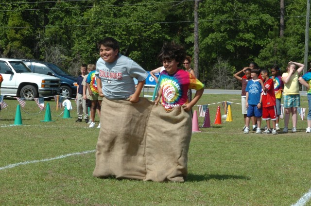 Field Day Brings Students, 3ID Soldiers Together