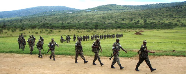 rwanda soldiers in the field