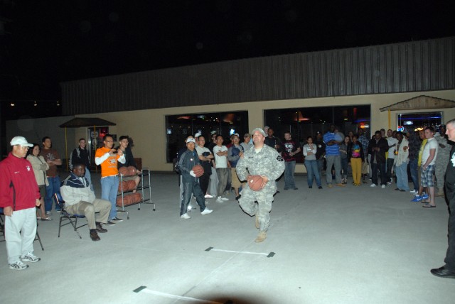 Soldiers shoot hoops for prize money