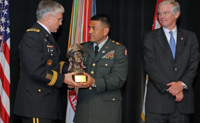 Warrant gets MacArthur Award