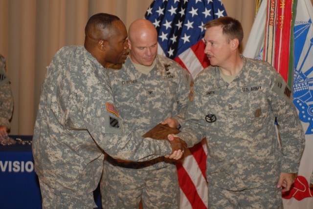 Reenlistment Award | Article | The United States Army