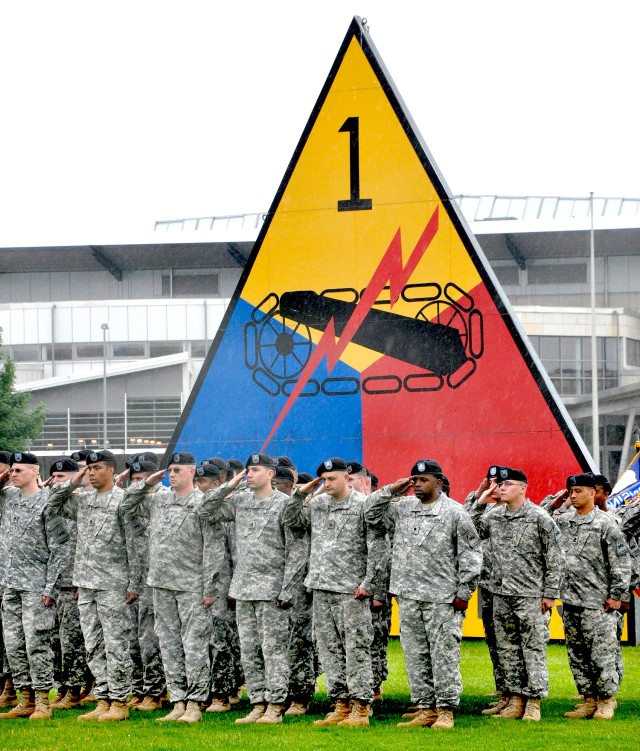 1st Armored Division marks change of command