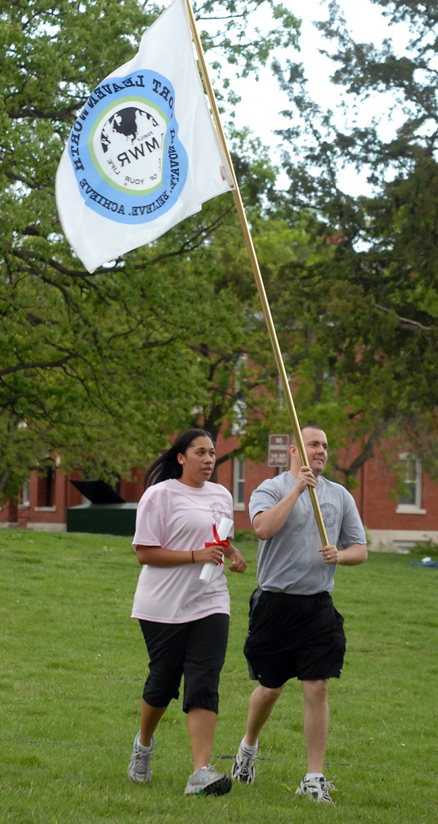 Lt. Dan Band helps Fort Leavenworth honor spouses