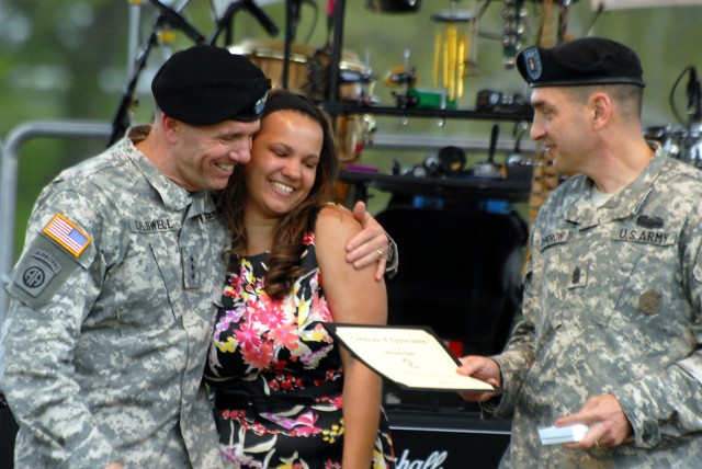 Lt. Dan Band helps Fort Leavenworth honor spouses