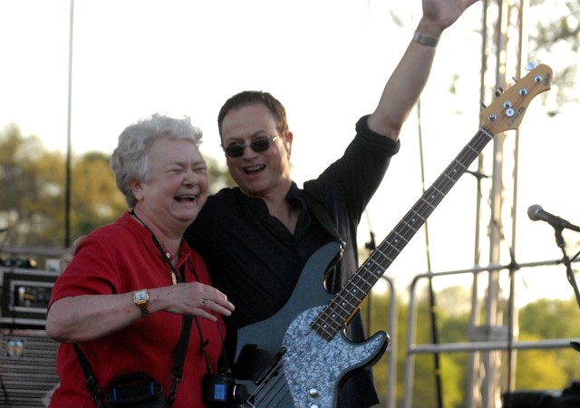 Lt. Dan Band helps Fort Leavenworth honor spouses