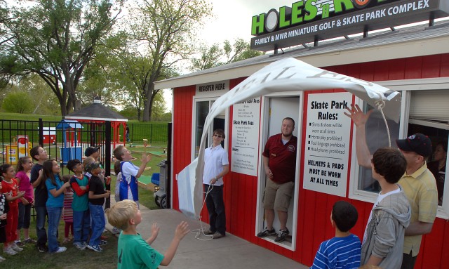Family fun offered at new Fort Leavenworth FMWRAca,!E+facility