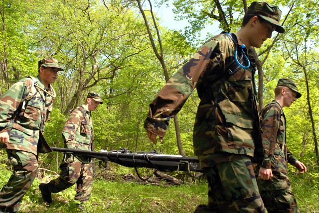 Fort Leavenworth area Junior ROTCAca,!E+teams vie in Raider competition