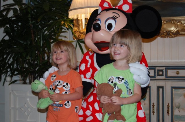 Minnie Mouse and kids