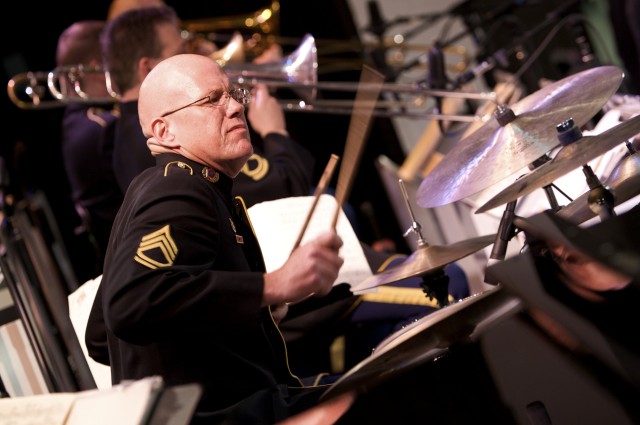 Native Houstonian, Sgt. 1st Class Todd Harrison, brings the house down in Emmaus, Penn.