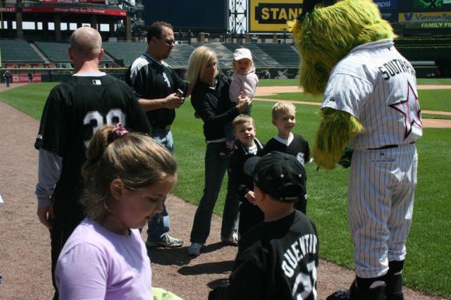 05 Chicago White Sox &quot;Family Field Day&quot;