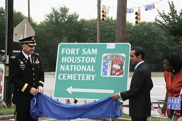Unveiling of the new mile markers along TAPS Boulevard
