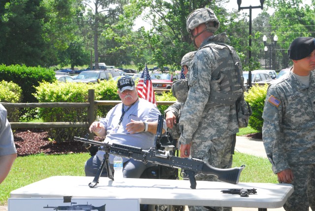 Marne Soldiers Visit Veterans, Show Appreciation