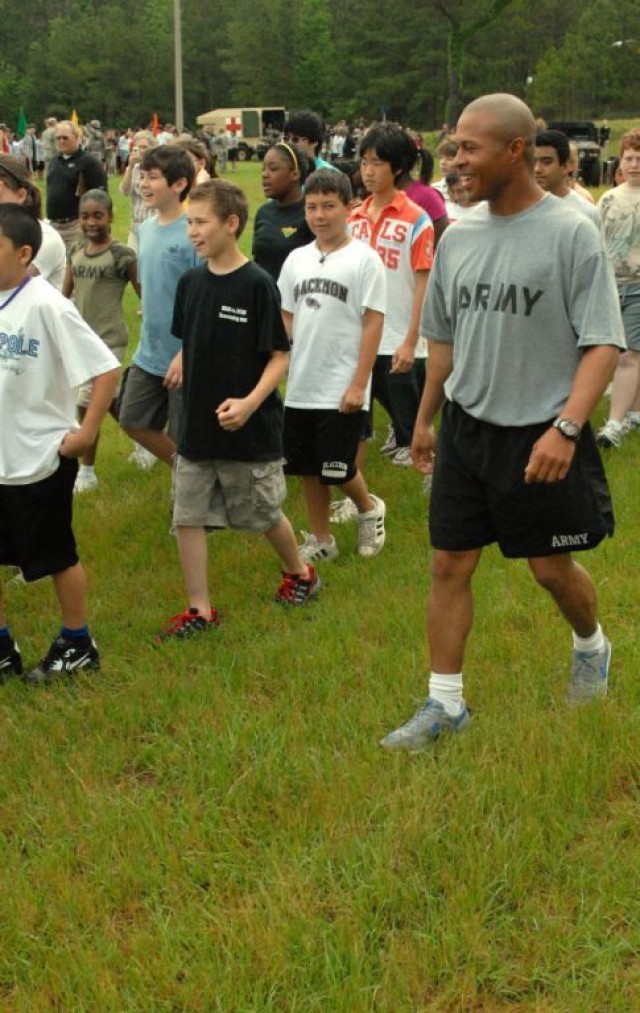 NCO Shares Love of the Army With Children