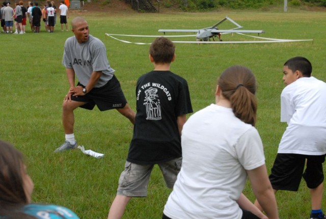 NCO Shares Love of the Army with Children