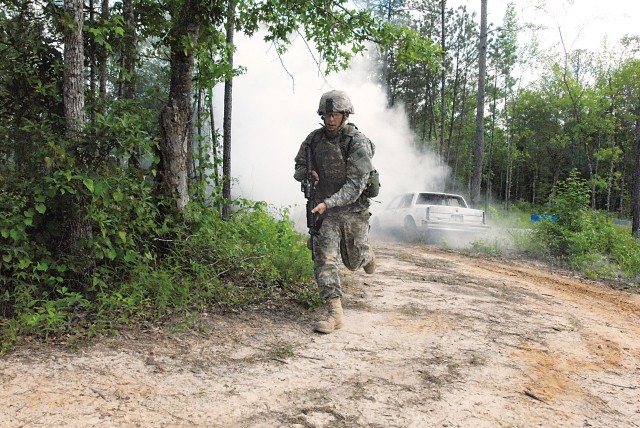 Soldiers battle heat, IEDs in convoy live fire
