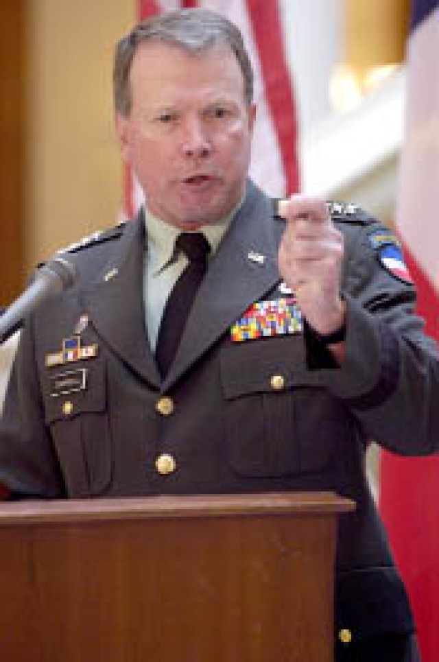 Honoring the fallen, praising those still serving