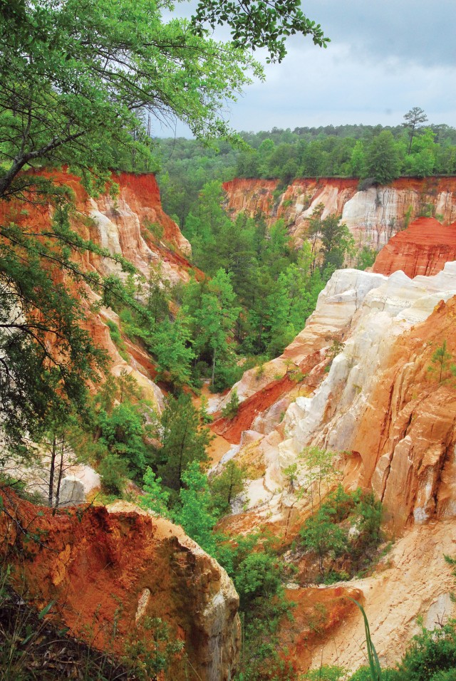 Gorgeous gorges: State park offers views of canyon walls, floors