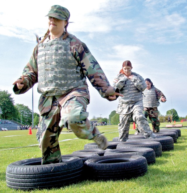 Army spouses play Soldier for a day