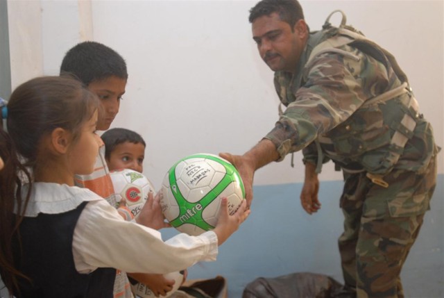 Iraqi Army, Taji Sustainers foster education at local Iraqi school