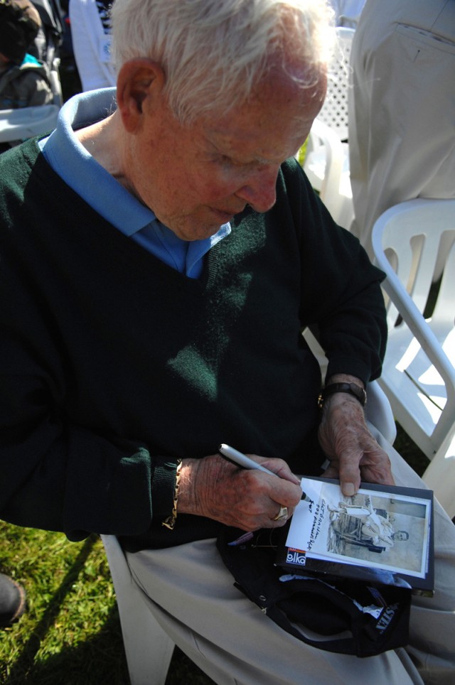 Servicemembers join D-Day veterans, French citizens to commemorate sacrifice of World War II troops