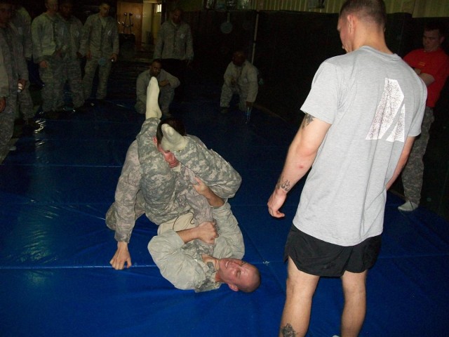 California Guardsmen grapple in unit&#039;s first combatives training