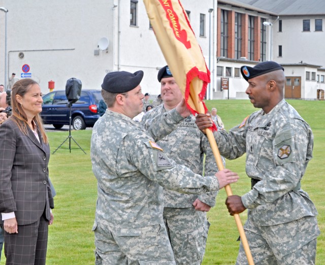 Wiesbaden Garrison Welcomes New Commander | Article | The United States ...