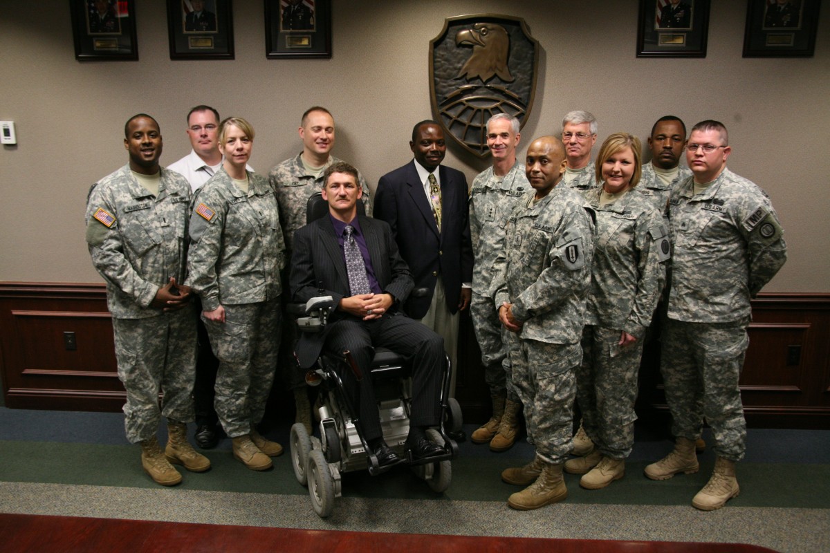 Wounded Warriors visit SMDC/ARSTRAT for Army Birthday | Article | The ...