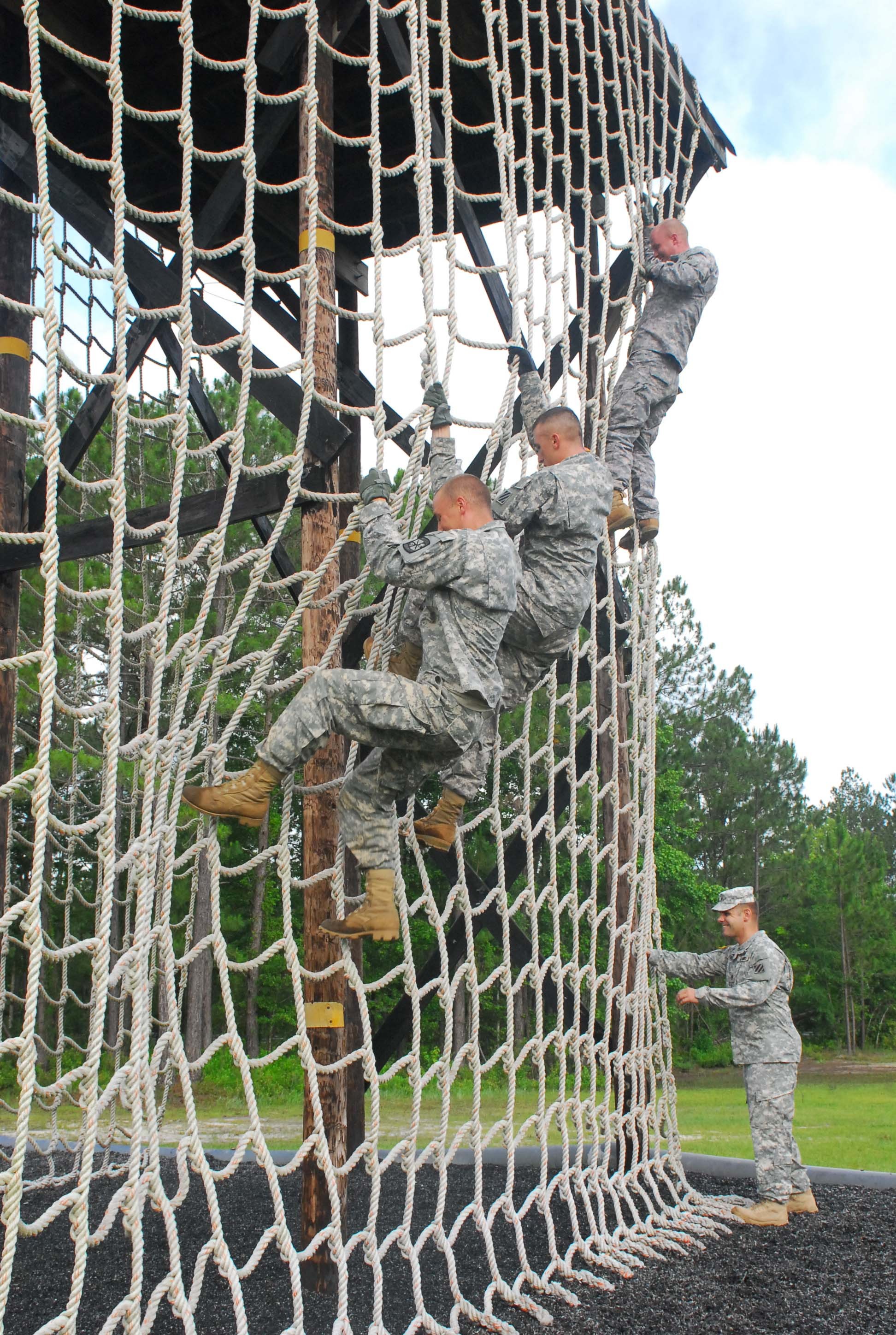 Obstacle Course Helpsartillerymen Go 'light' 