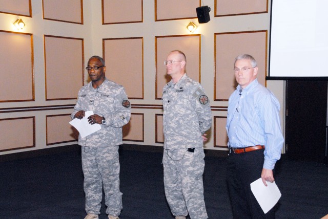 Commander applauds workforce at town hall meeting